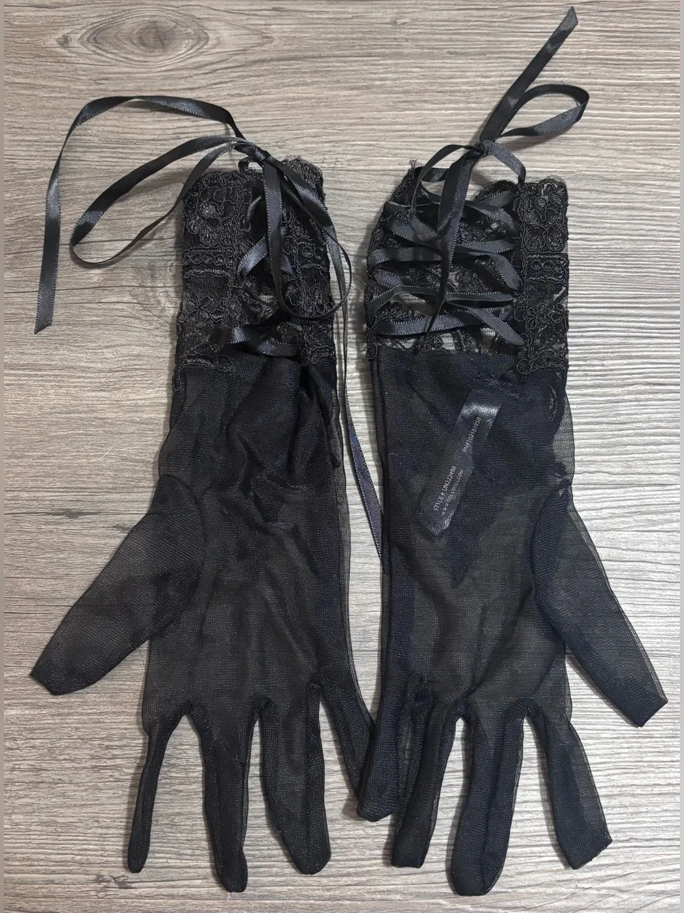 NWOT Dolls Kill / Unholy Lace Gloves